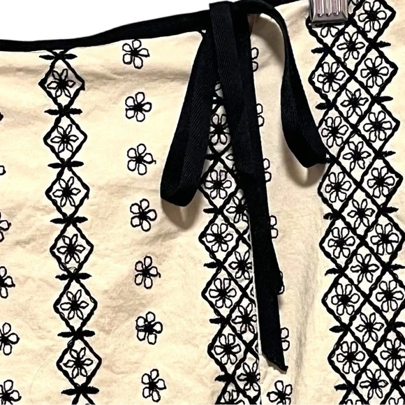 Nanette Lepore Black and Cream Embroidered Skirt - Picture 4 of 10